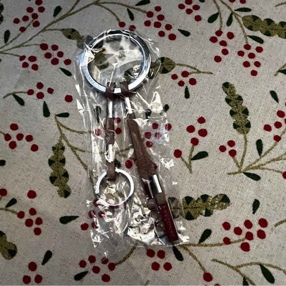 Pandora gift set with velvet travel bag and keychain - Picture 7 of 8